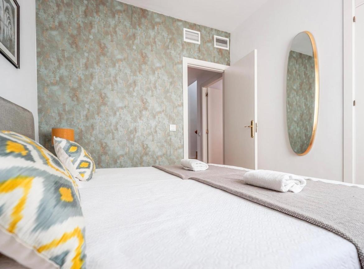 Exclusivo Duplex Con Terraza En Sevilla エクステリア 写真